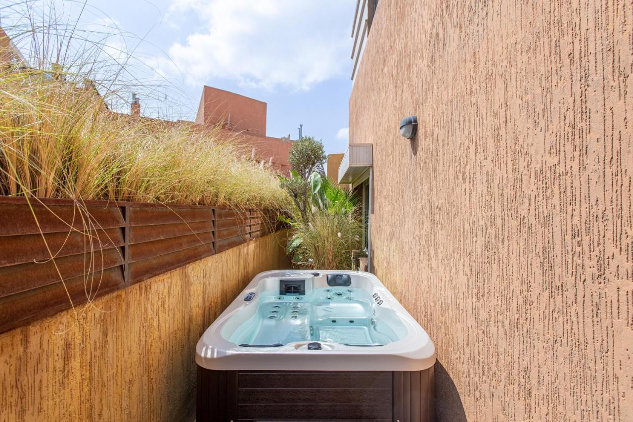 Bel Centre-ville Avec Jacuzzi Privatif شقة *